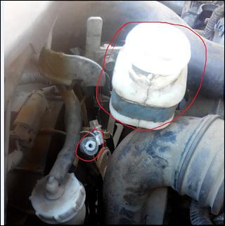 Подскажите что это за бачок?-bachok-i-patrubok.jpg