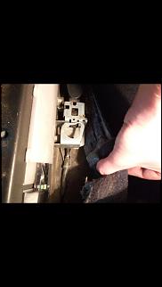 Трос открывания багажника и лючка бензобака-s61118-233241.jpg